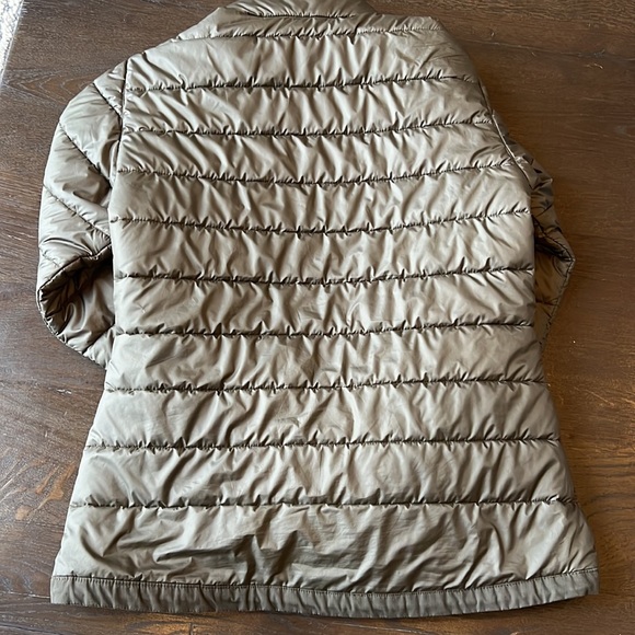 Like New Fjall Raven Coat - Picture 6 of 9